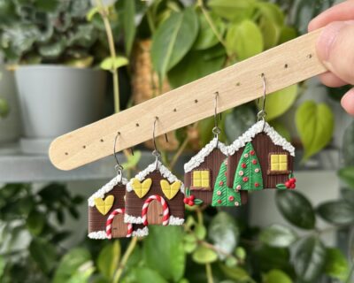 Cercei lungi, Festive Houses, Monsteria